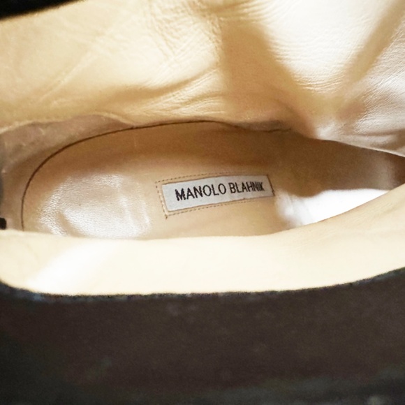 Manolo Blahnik Suede Ankle Boots. - Picture 6 of 9